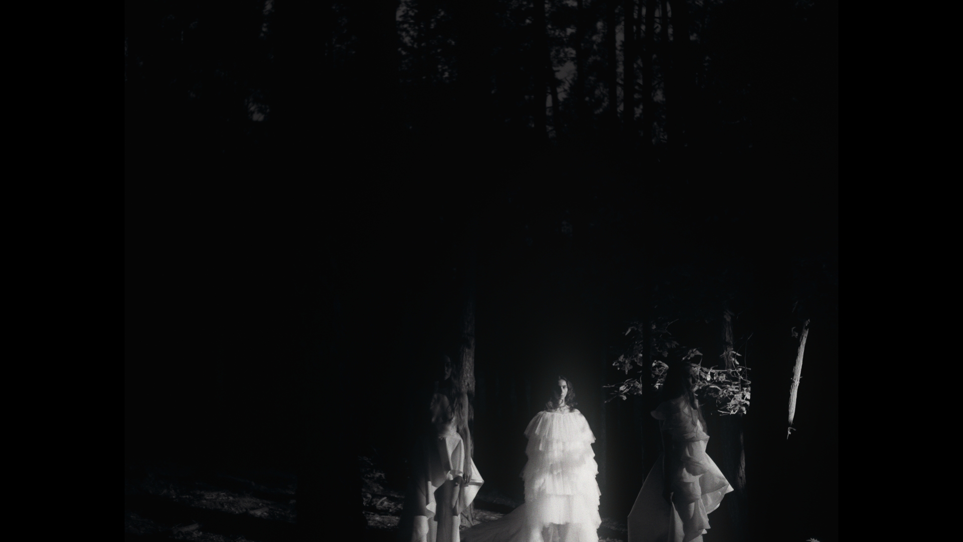Aura’s Dance – Final Stills_3.9.2.T
